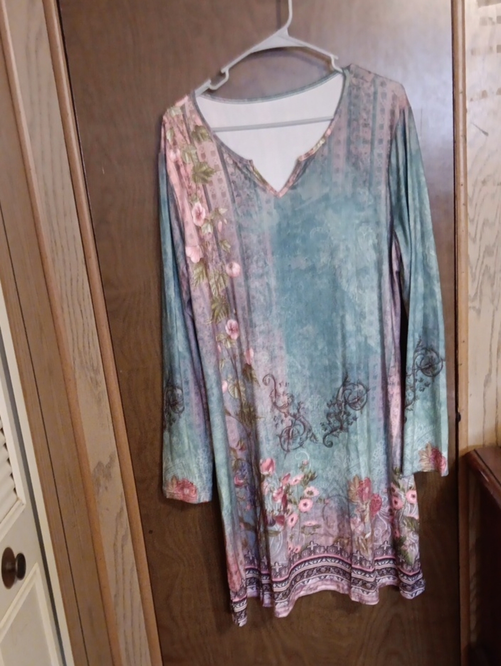 Floral V-Neck Long Sleeve Tunic Dress in Teal and Pink